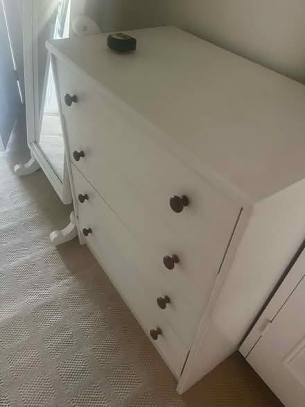 Photo of free White set of drawers (Sun In The Sands Roundabout SE3) #1