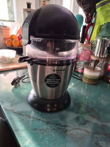 Photo of free orange juicer (Caversham Park RG4) #1