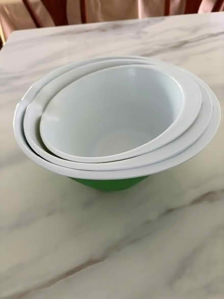 Photo of free Used Set of 3 Plastic Mixing Bowls (Thornwood, NY) #2