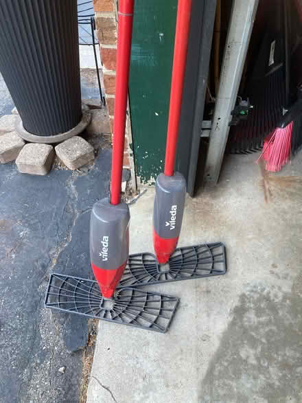 Photo of free Vileda Mops (1554 Adamson Street) #1