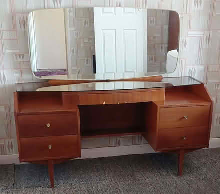 Photo of free Vintage 1960's William Lawrence dressing table (Woodley RG5) #1