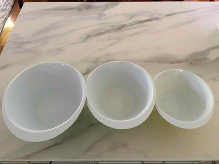 Photo of free Used Set of 3 Plastic Mixing Bowls (Thornwood, NY) #1