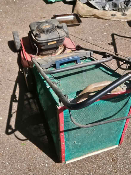 Photo of free lawnmower - petrol (needs servicing) (Purley CR8) #3