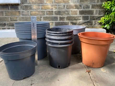 Photo of free Garden Pots (Barnsbury N1) #1