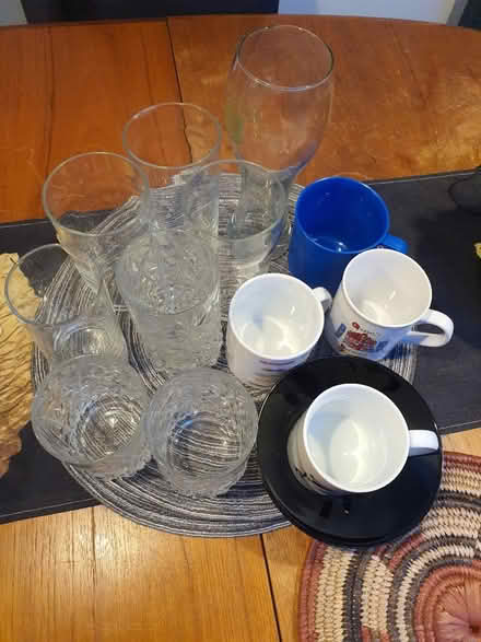 Photo of free Selection of glasses and mugs (DA1) #2