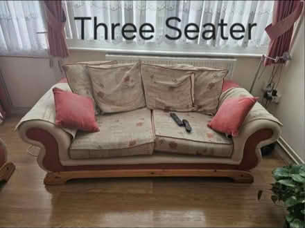 Photo of free 🚨 FREE 3 + 2 + 1 Sofa Set (Thurmaston LE4 9) #2