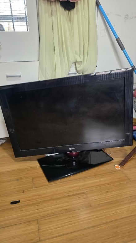 Photo of free LG tv (Slough SL13RP) #1