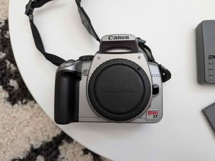 Photo of free Canon EOS 350D/Rebel XT DSLR Camera (Tanasbourne) #3
