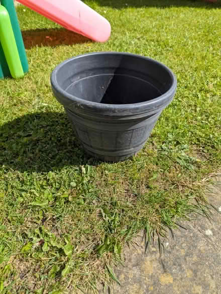 Photo of free Flower pots (CT17) #2