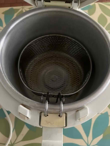 Photo of free Deep fat fryer (Milford on Sea SO41) #3