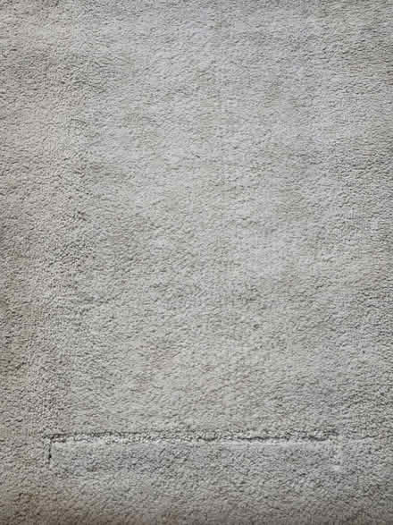 Photo of free Cream textured rug 190cm x 133cm (Sutton Benger) #2