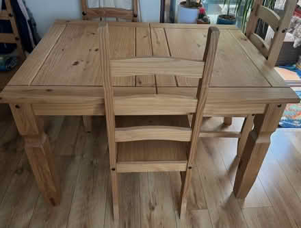 Photo of free Dining set wooden extendable (SE16) #1