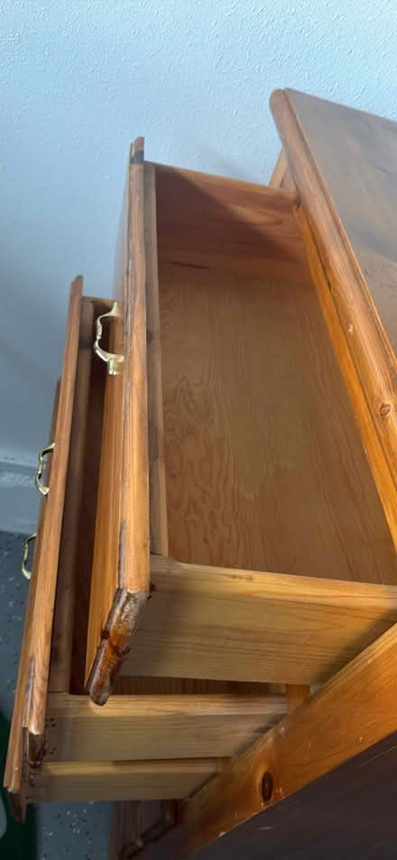 Photo of free 5 drawers wood dresser (Fremont) #3