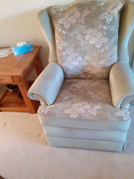 Photo of free Sherbourne 3 seater sofa and 2 matching arm chairs (Calcutt HG5) #1