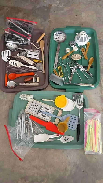 Photo of free Various kitchen items (Villages of Rolesville) #2