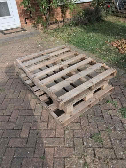 Photo of free 3 pallets (Letchworth) #1