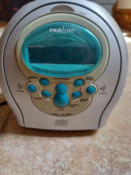 Photo of free Clock/Radio/CD Player (Earlsdon CV5) #1