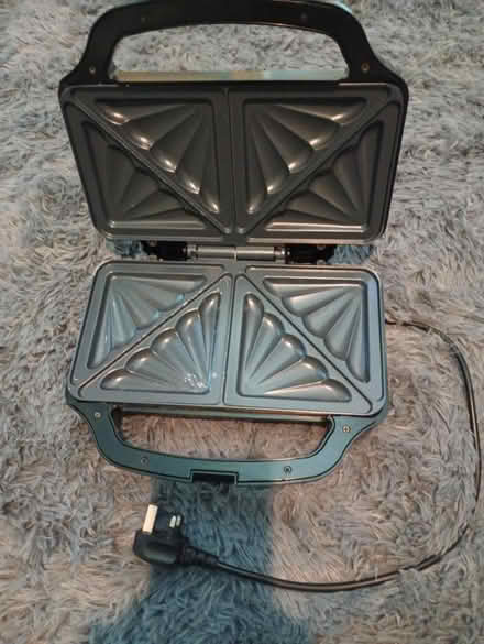 Photo of free Sandwich toaster (North hill highgate n6 4ed) #2