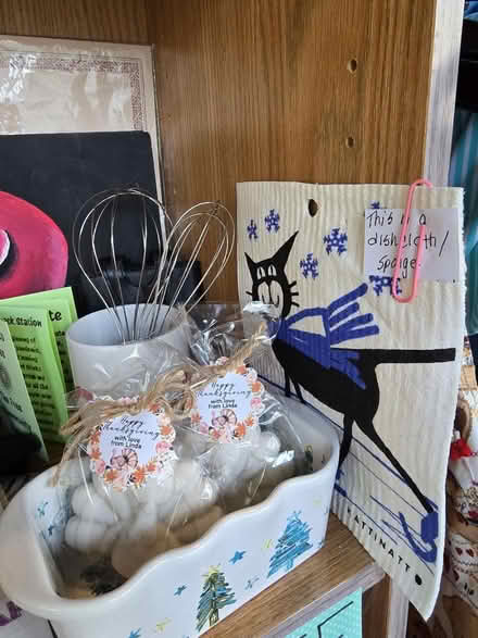 Photo of free Cat Dishcloth & Small Bread Pan (West 7th) #1
