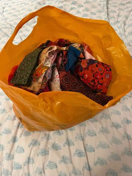 Photo of Bag of Fabric Scraps (Billesley B13) #1