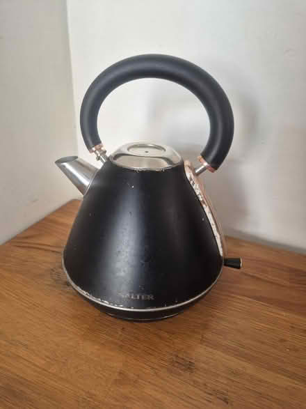 Photo of free Kettle (SW4) #1