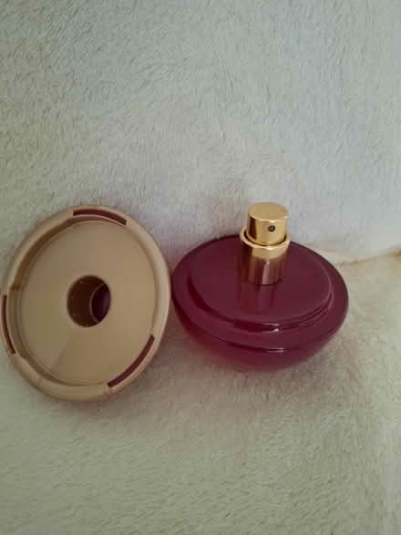 Photo of free Glasse bottle& Perfume (Welling DA16) #4