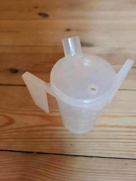 Photo of free Sippy no-spill lidded beakers (Duffield DE56) #1