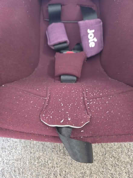 Photo of free Baby Joie car seat & X2 isofix Base (Great Leighs CM3) #2