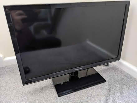 Photo of free 24" Panasonic TV (Central Wokingham RG40) #1