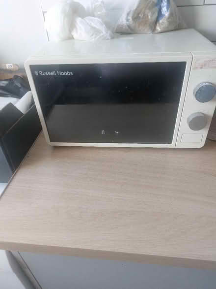 Photo of Family size fridge,Washing machine ,microwave and cooker (Renfrewshire PA1) #2
