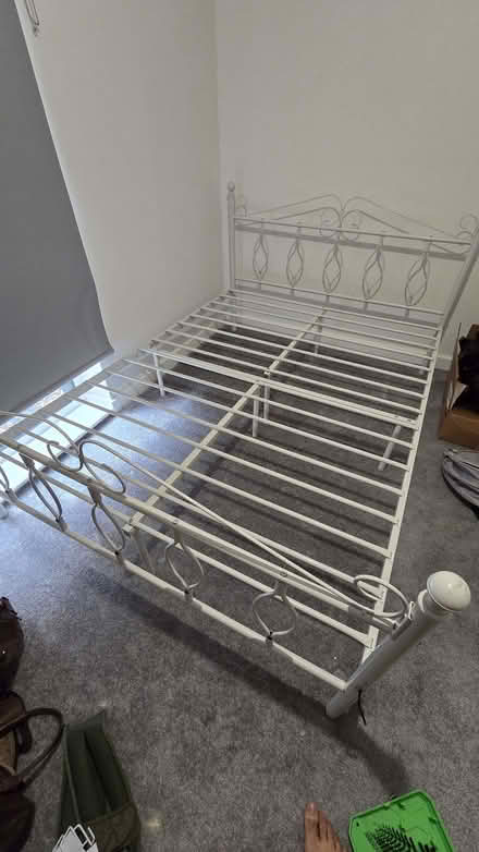 Photo of free Aingoo 4ft 6 Double Bed Frame White Double Bed Frame (Thamesmead SE28) #1