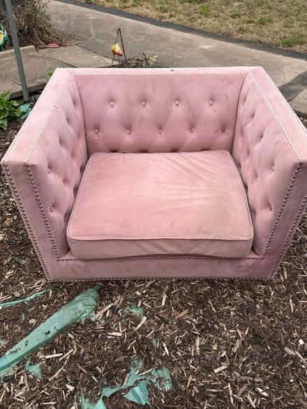 Photo of free Sofa and two arm chairs (Stevenage SG1) #4