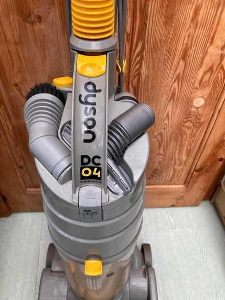 Photo of free Broken vacuum cleaner (Motspur Park KT3) #1