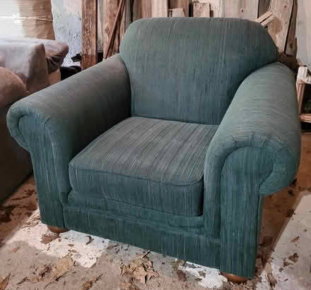Photo of free Green single sofa chair (Kemptville/Merrickville) #1