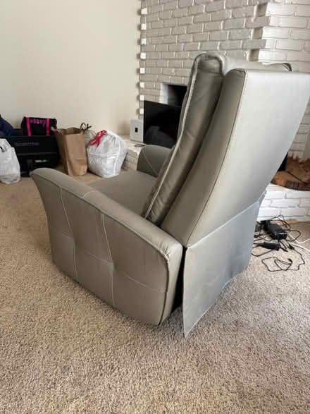 Photo of free Electric recliner (San Jose California) #4