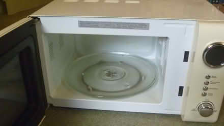 Photo of free Microwave Oven (Raymond's Hill EX13) #2
