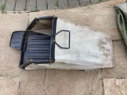 Photo of free Honda lawn mower grass collection (Waterlooville PO8) #4