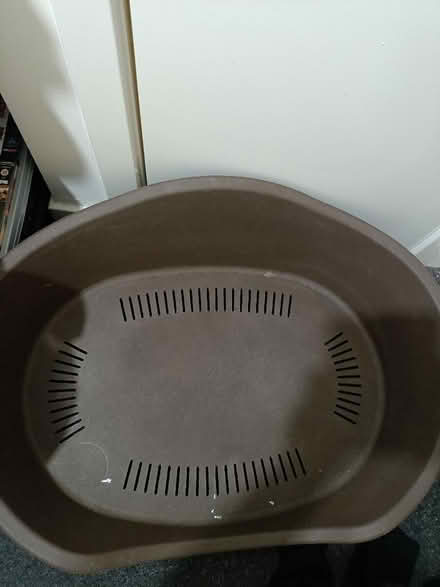 Photo of free Large plastic dog bed (Gorebridge EH23) #1