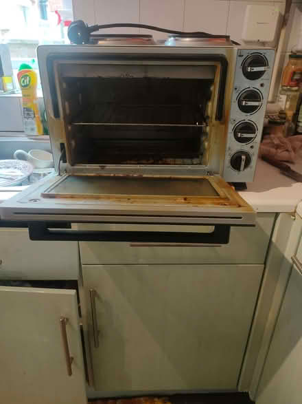 Photo of free Electric mini oven with stovetop (California IP4) #1
