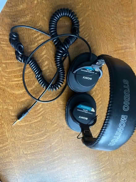 Photo of free Faulty SONY Stereo Headphones (Kelvingrove G3) #1
