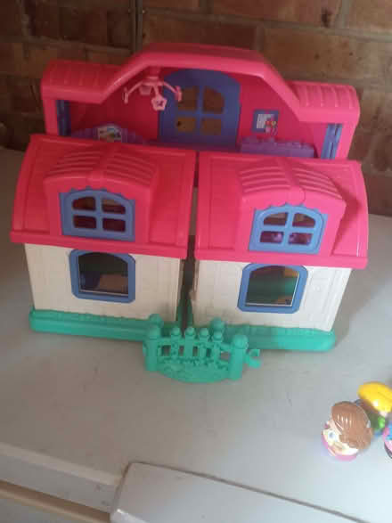 Photo of free Doll house (Totteridge HW HP13) #1
