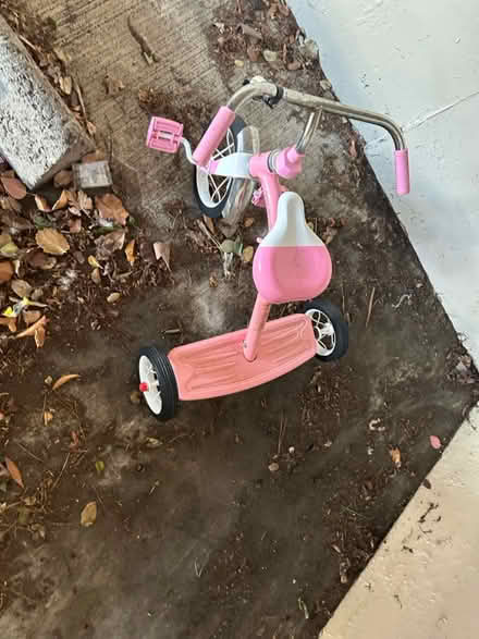 Photo of free Kids tricycle (Tiburon) #2