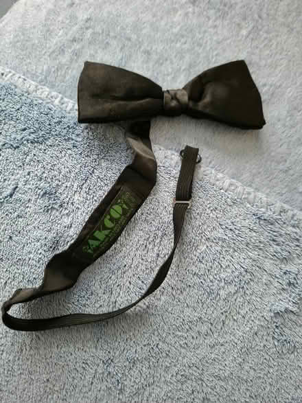 Photo of free Bow tie (Welling DA16) #1