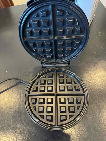 Photo of free Waffle maker (Hampstead, mw3) #2