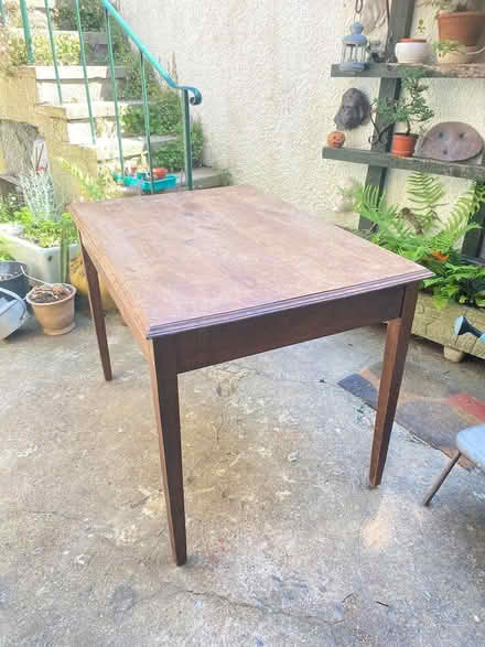 Photo of free Elegant table (hastings TN35) #1