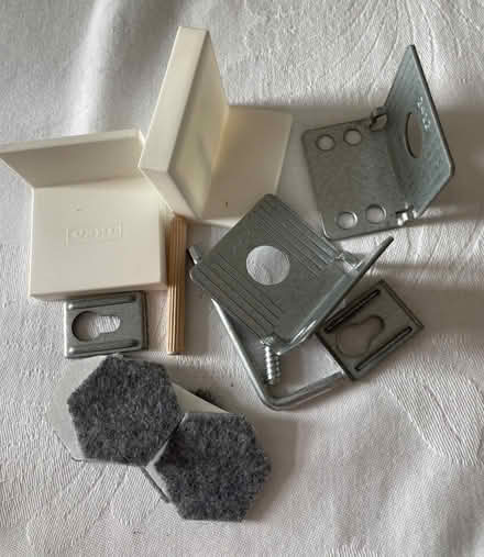 Photo of free 5 sets of screws and accessories (Welling DA16) #1