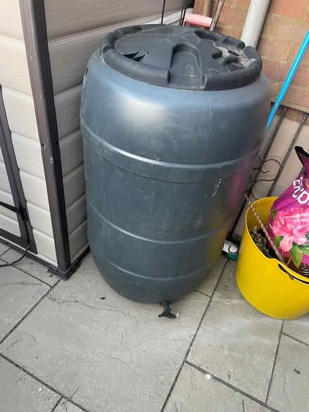 Photo of free Water butt (Near Gilbert Inglefield LU7) #1