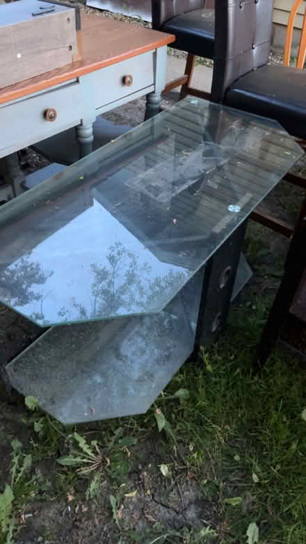 Photo of free tenant leftovers (11451 w forest home Franklin) #2