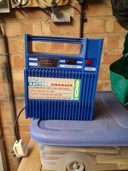 Photo of free Halfords battery charger (Wollaton ng8) #1