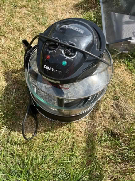 Photo of free Halogen oven (Ipswich IP2) #1